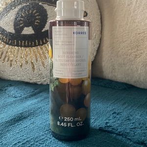 Korres renewing body cleanser NWT sealed